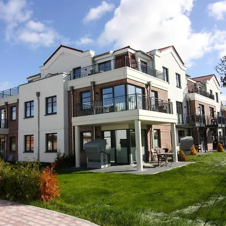 Im Avalon Bellevue, *