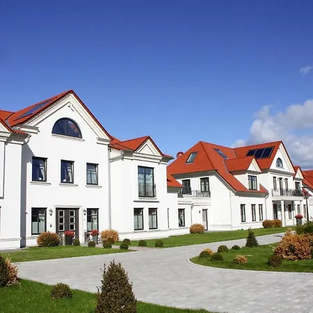 Im Avalon Bellevue, *